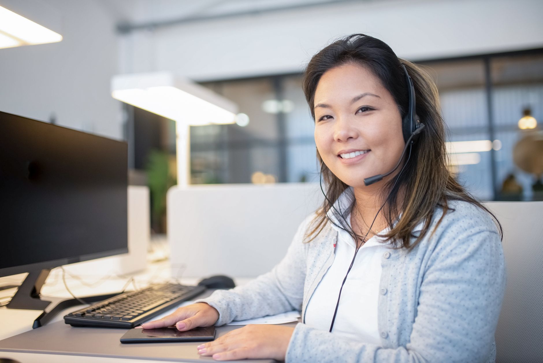 customer service feedback resolution help desk professional — stock photo